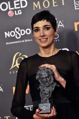 Der Goya Award 2019 für den besten Spielfilm: Eine Analyse der komplexen politischen Landschaft Spaniens durch Pedro Almodóvars Leidi